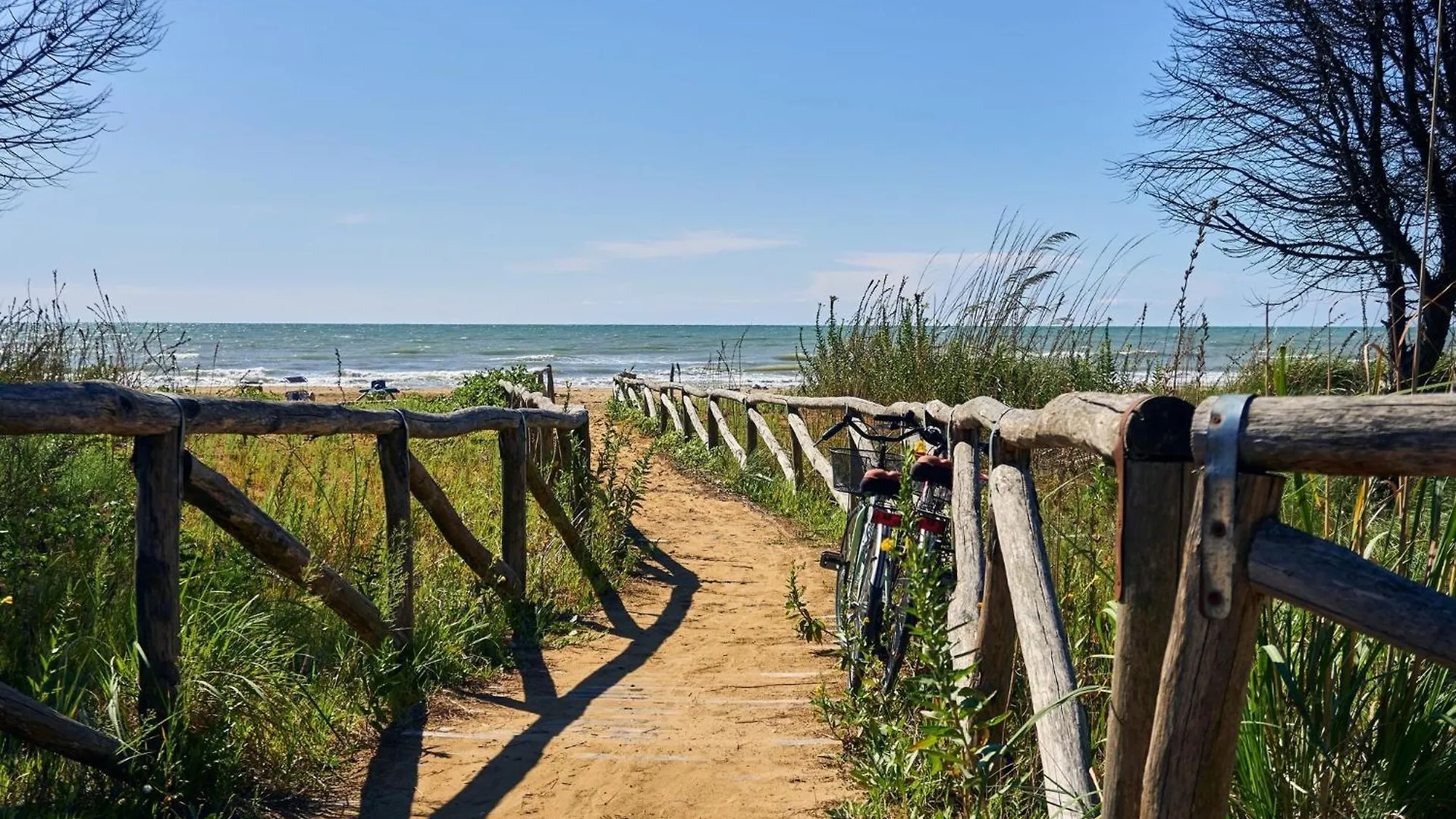 Apartment Cozy Studio With Lateral Sea View In Bibione Italy